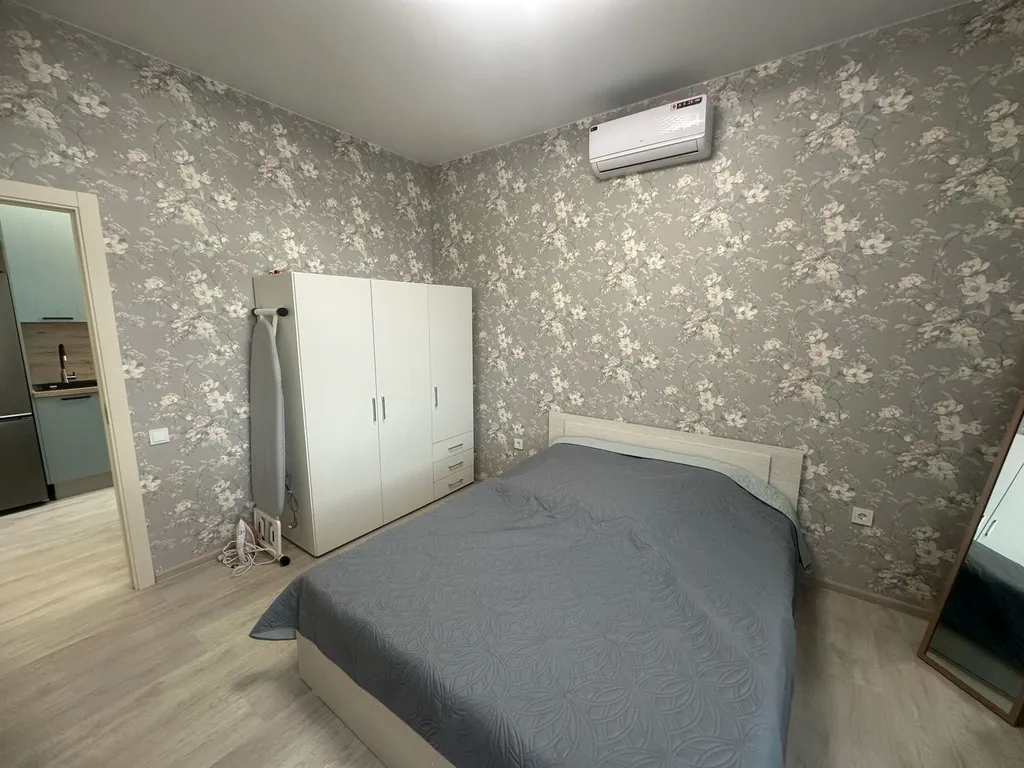 Квартира Двухкомнатная квартира с видом на зелень — Адлер