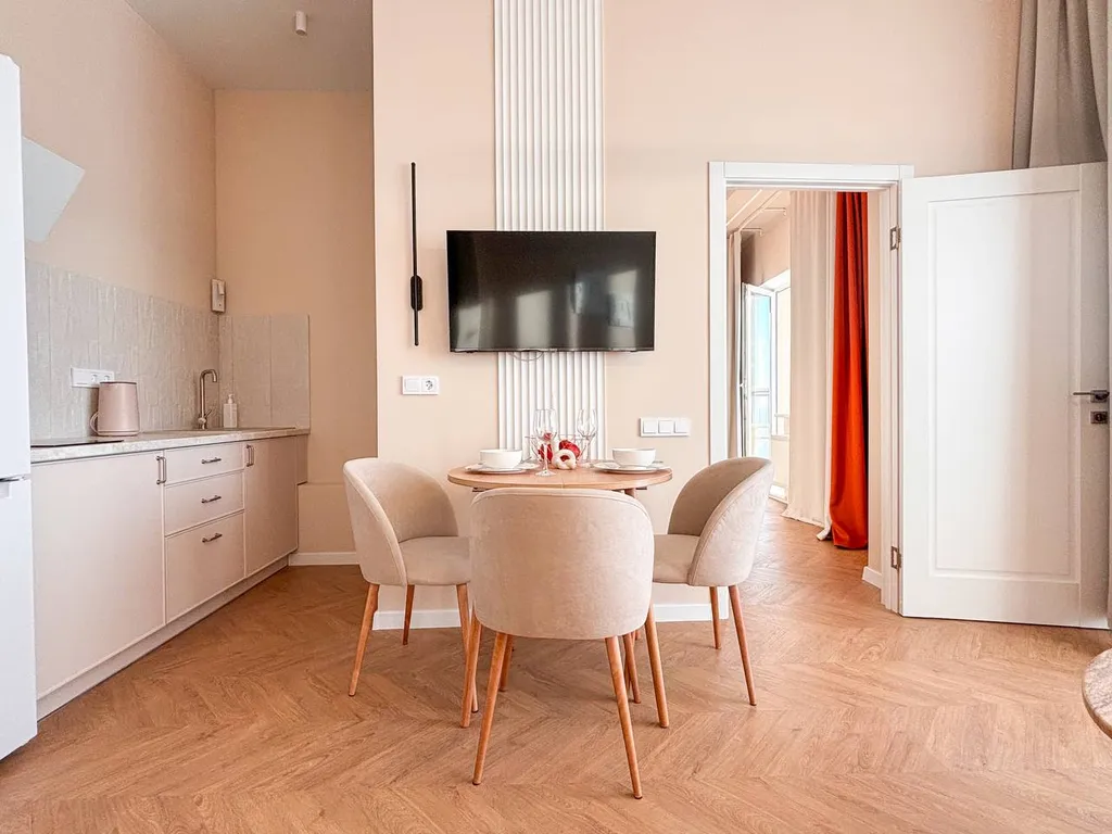 Видовые апартаменты на 21 этаже с панорамным балконом. Пока свободно!