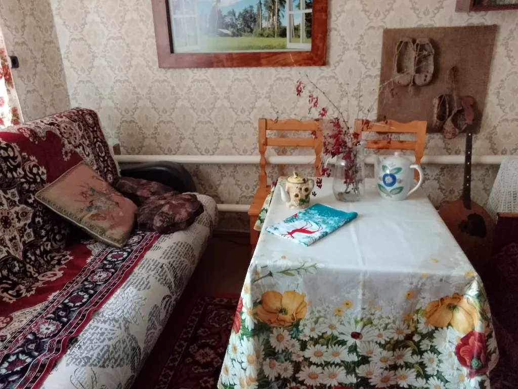 Лесной домик за рекой