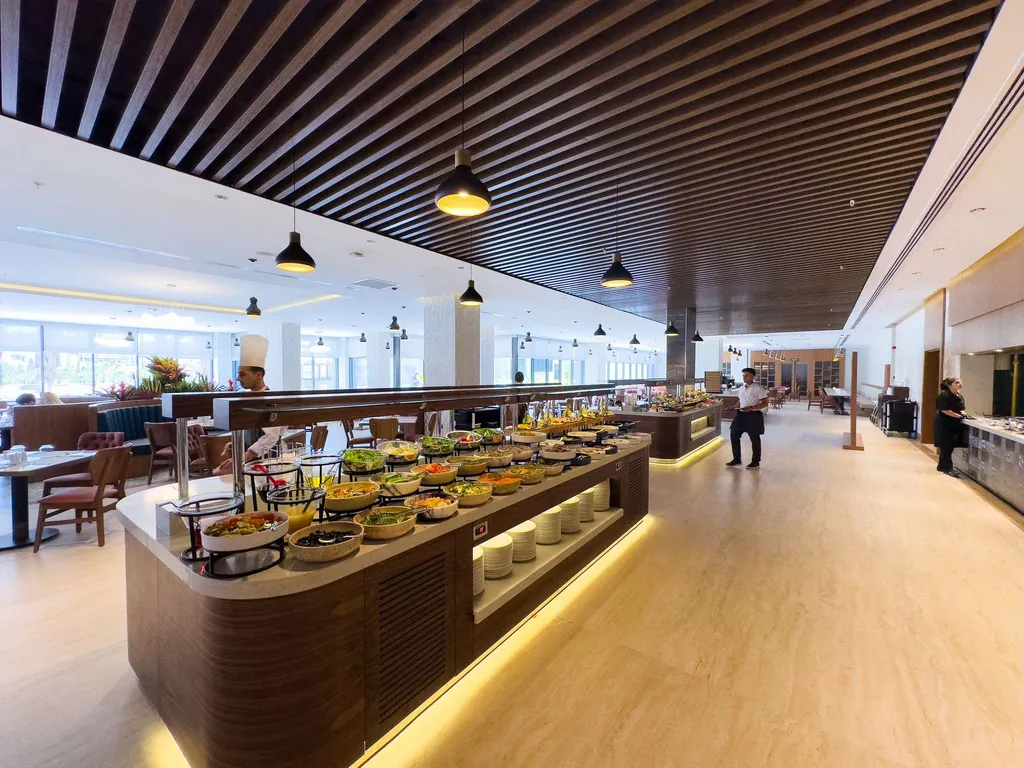 Апартамент в Azura World D с аквапарком и собственным пляжем