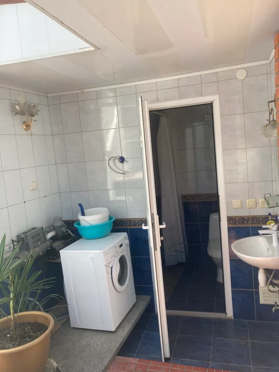 Отдельный дом в центре с двориком и паркоместом