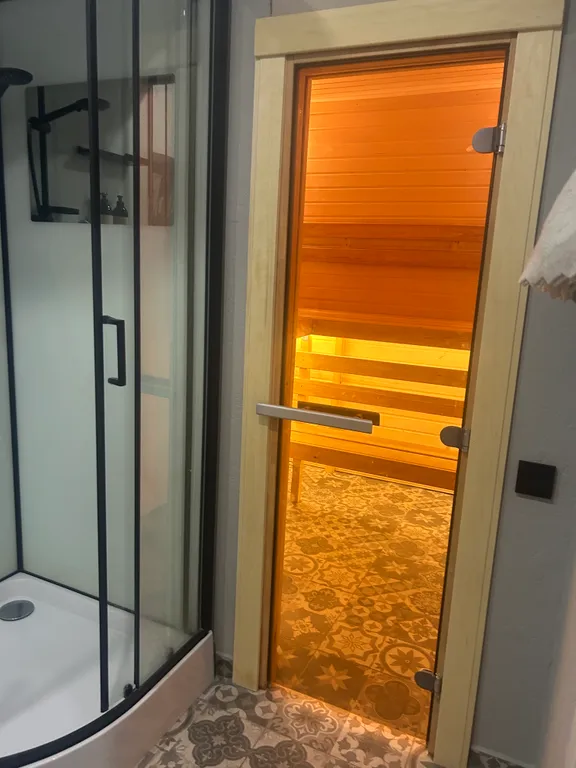 Эко-дом у озера с чаном, сауной и бильярдом