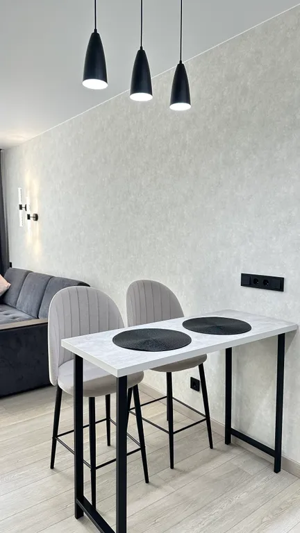 Уютная современная квартира-студия с большой лоджией