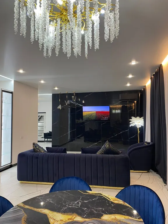 Дом с баней и теплым бассейном