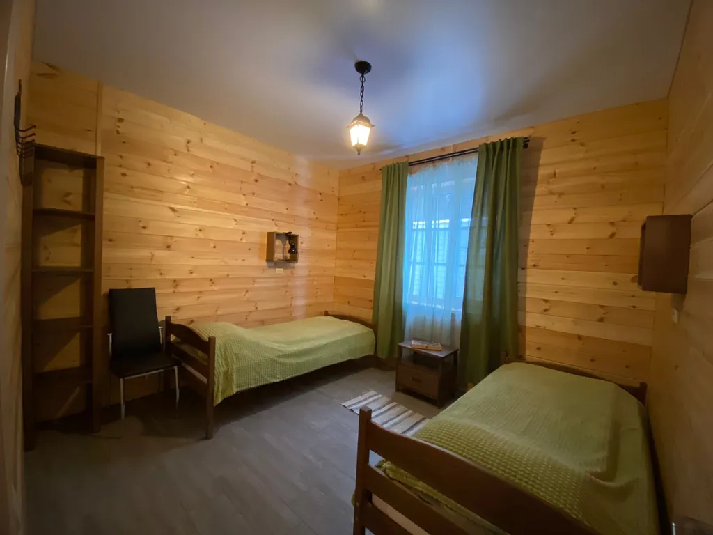 Дом на берегу озера