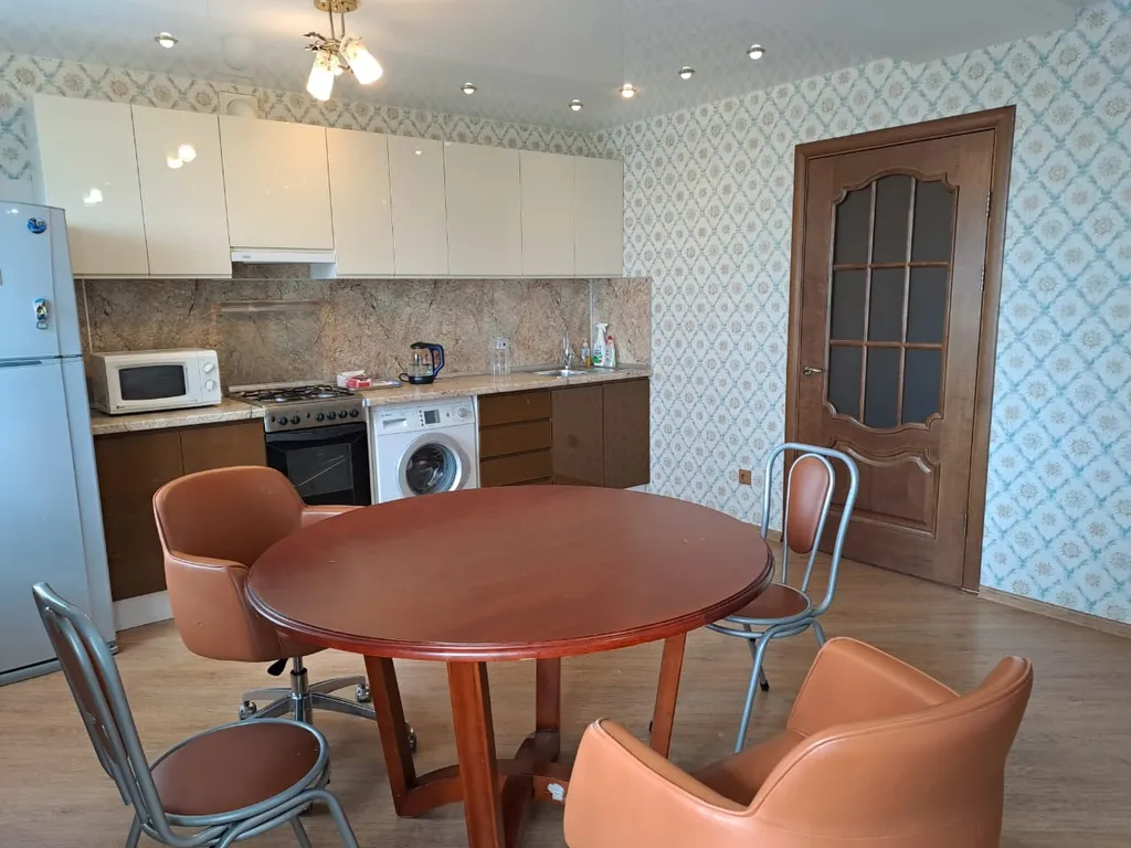 Центр города, гостиница Ахтуба, Воинская часть старая часть города