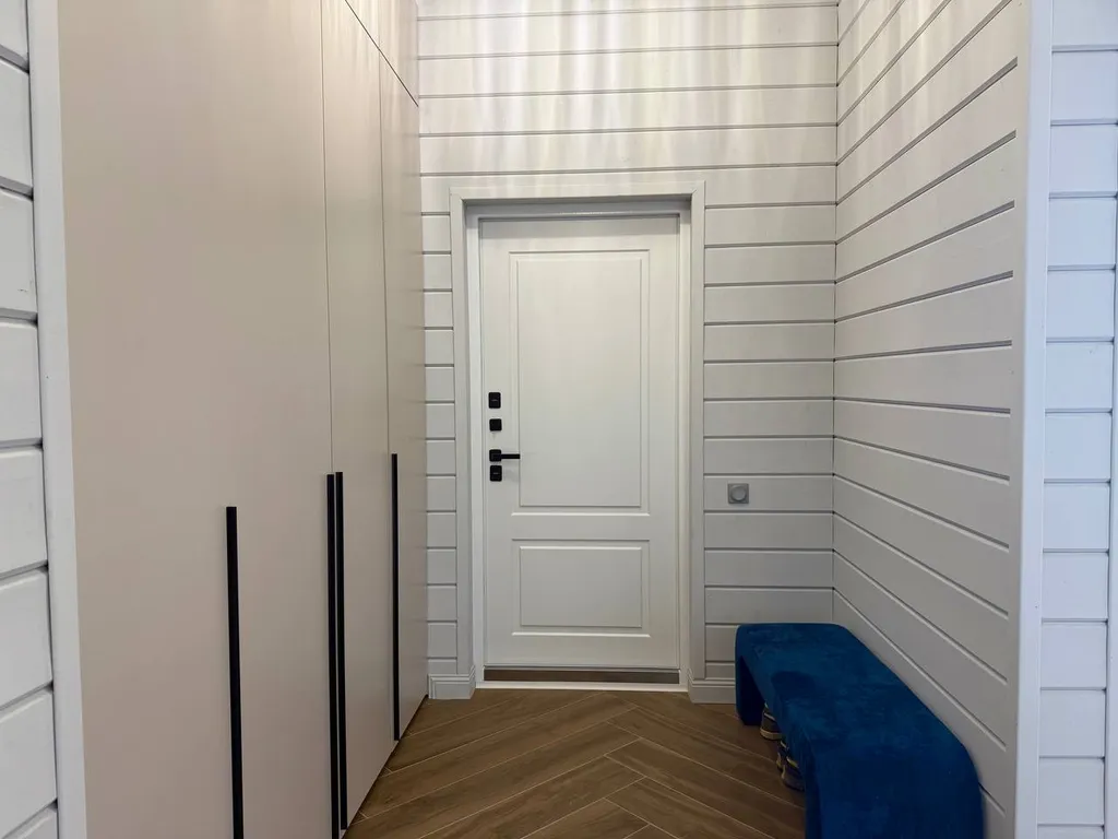 Загородный дом с большой террасой, кострищем и финской сауной