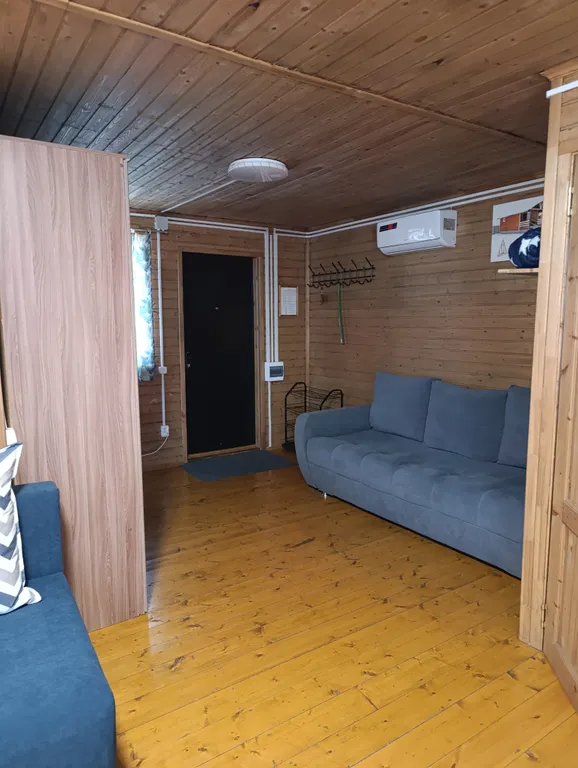 Дом на берегу пруда для шести человек