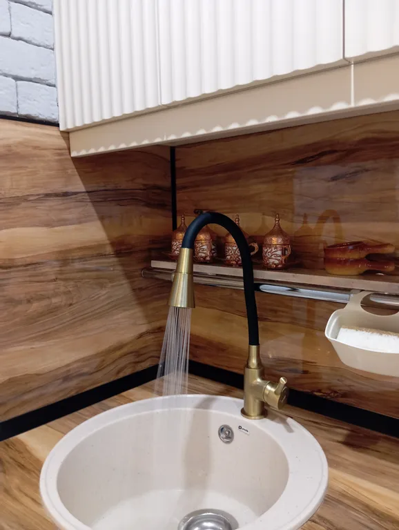 Комфортная квартира на берегу реки с живописным видом на горы