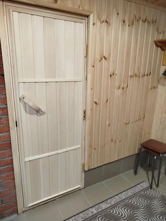 Дом с баней и панорамными окнами на первой линии