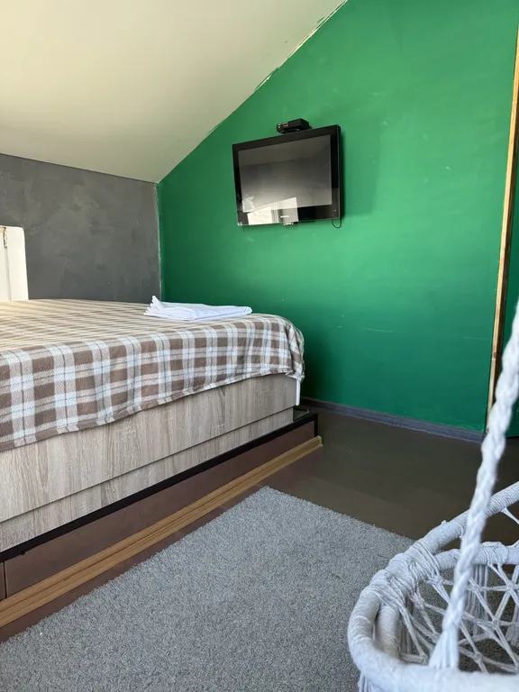 Большой дом в лесу