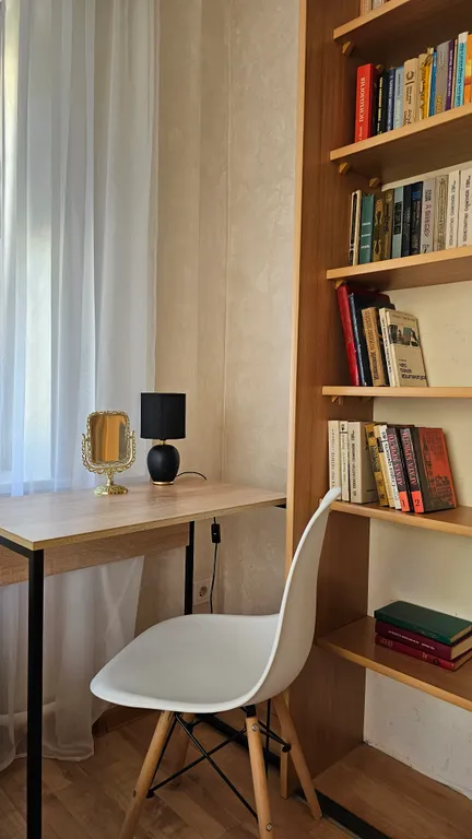 Тихая квартира в самом центре с видом на сквер