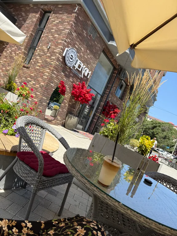 Квартира с дизайнерским ремонтом в самом сердце города в элитном районе