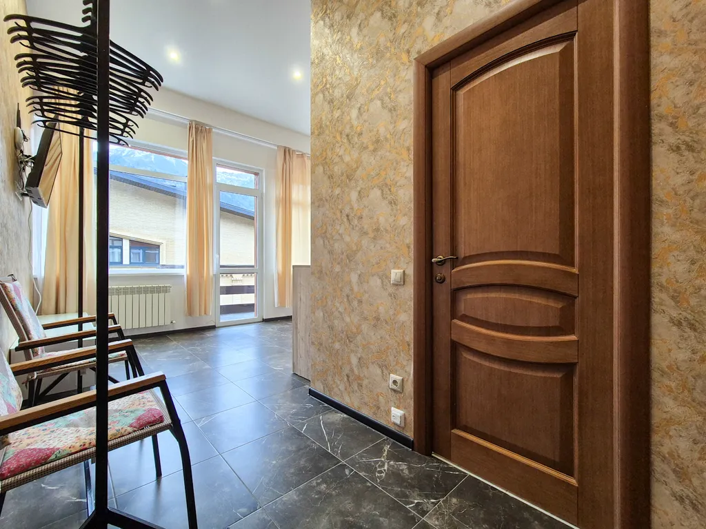 Просторная квартира с видом на горы