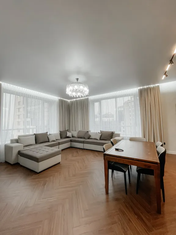 Уютная трешка с красивым видом на горы