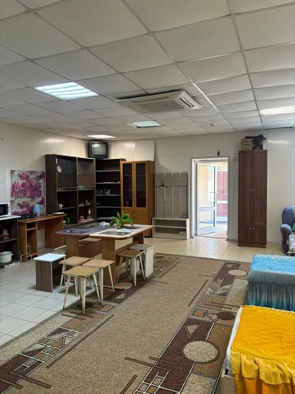 Дом в центре с бесплатной парковкой и охраняемой территорией