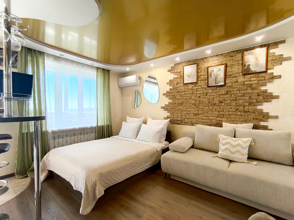 Шикарная квартира с панорамным окном для 4