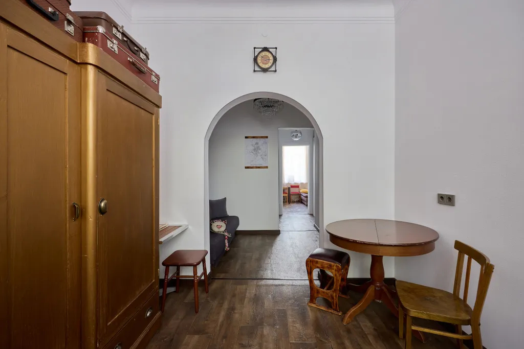 12-местный апартамент в ретро стиле с кинотеатром и Sony PS4