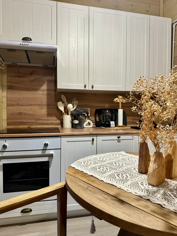 Домик в деревне На Бали Бывали с видом на лес