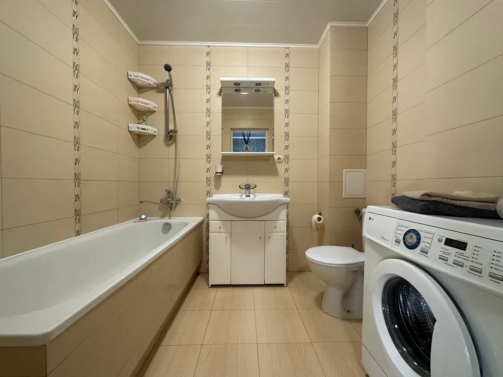 Квартира Квартира Студия с видом на Летнее озеро и с просторной отапливаемой лоджией — Калининград