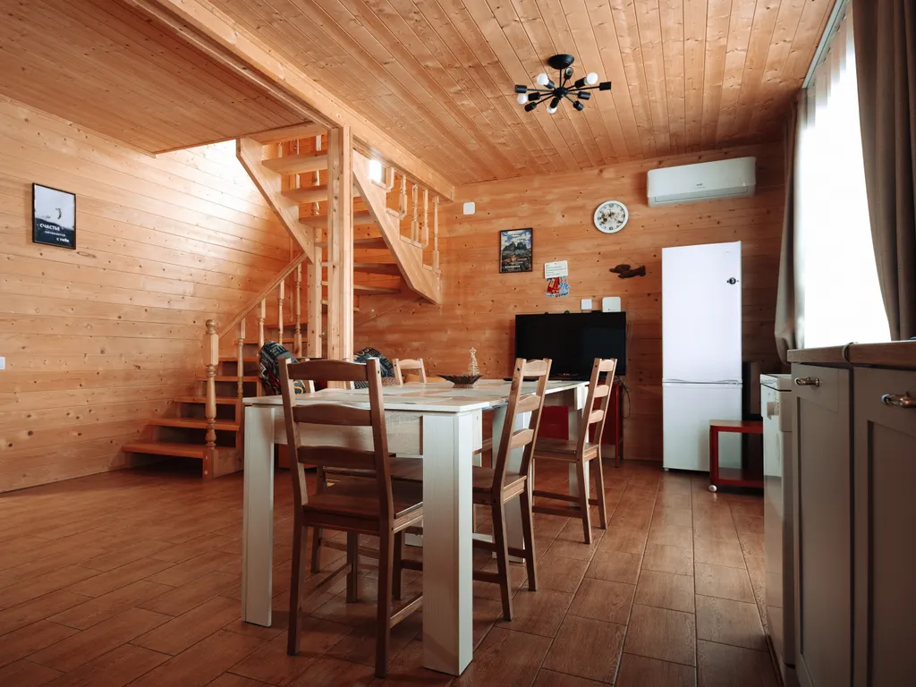 Дом на Горьковском море напротив спортивной базы Море спорта