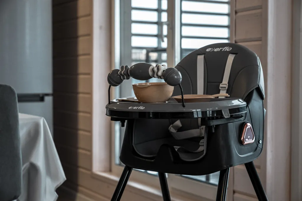 Новый стильный барнхаус с видом на лес