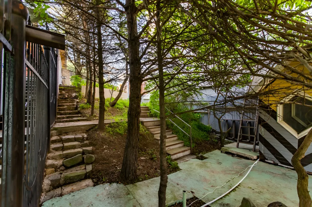 Шикарная вилла на берегу моря