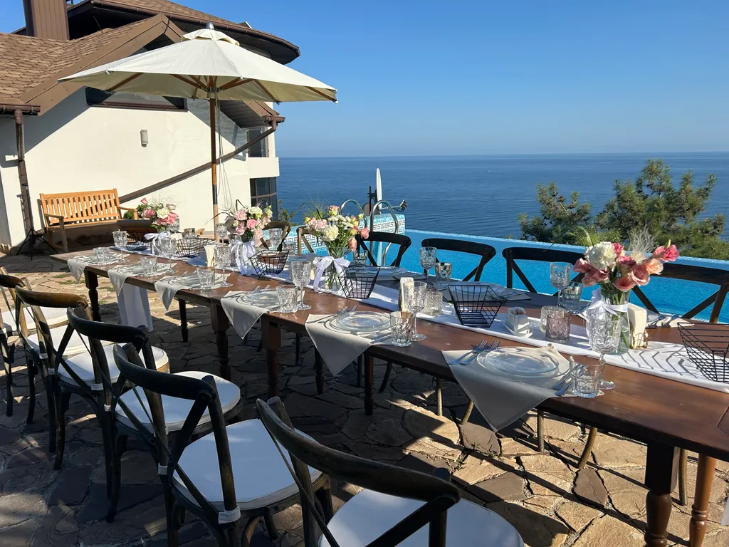 Вилла с панорамной баней и бассейном