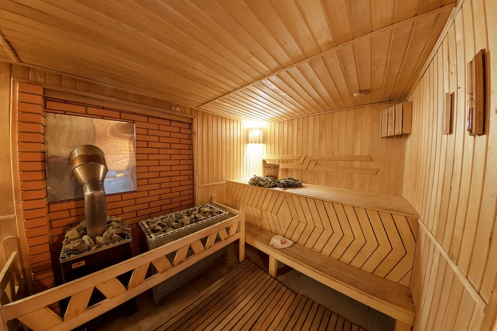 Коттедж с баней и бассейном