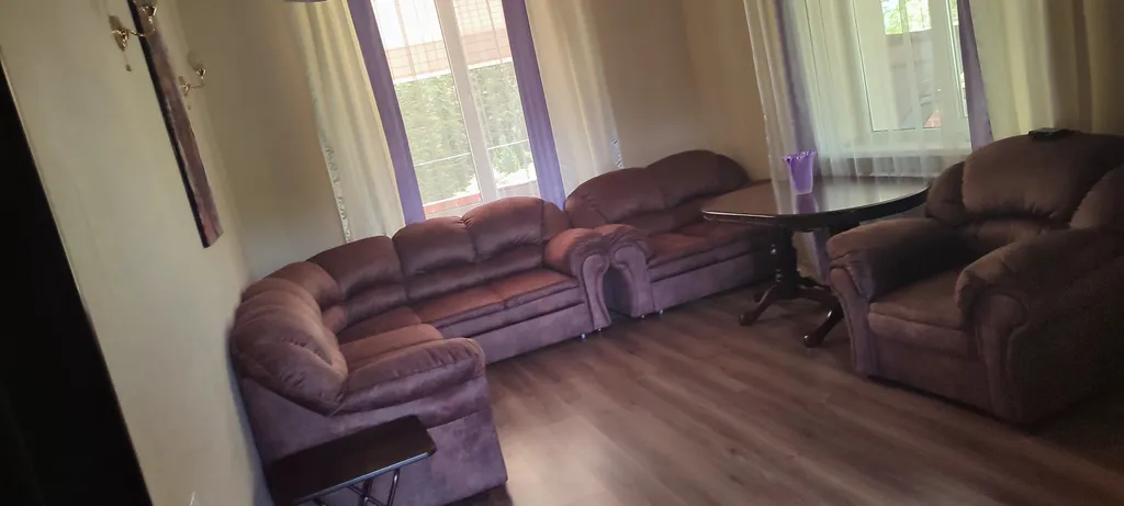 Весь первый уютный этаж с видом на природу