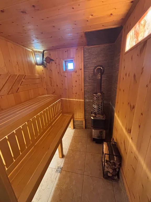 Домик с баней и бассеином