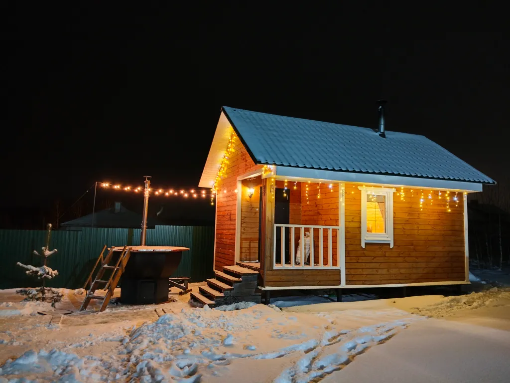 Уютный домик с отдельно стоящей русской баней на дровах и банным чаном