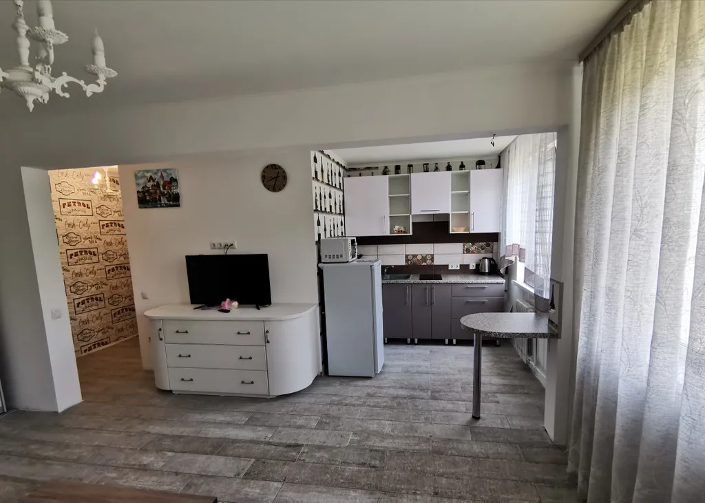 Уютная квартира-студия в центре города Белокурихи — аренда посуточно в Белокуриха