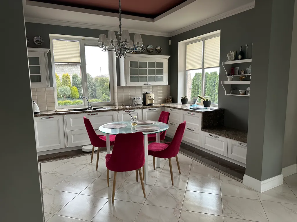 Вилла на берегу реки