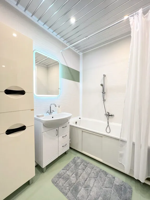 Тихая квартира в новом доме возле ТЦ Круиз