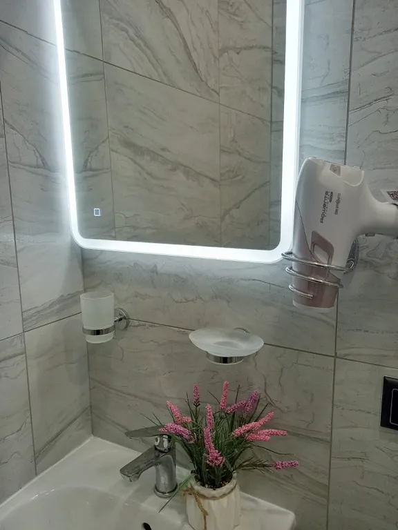 Квартира 2-комнатная квартира, набережная, центр — Омск