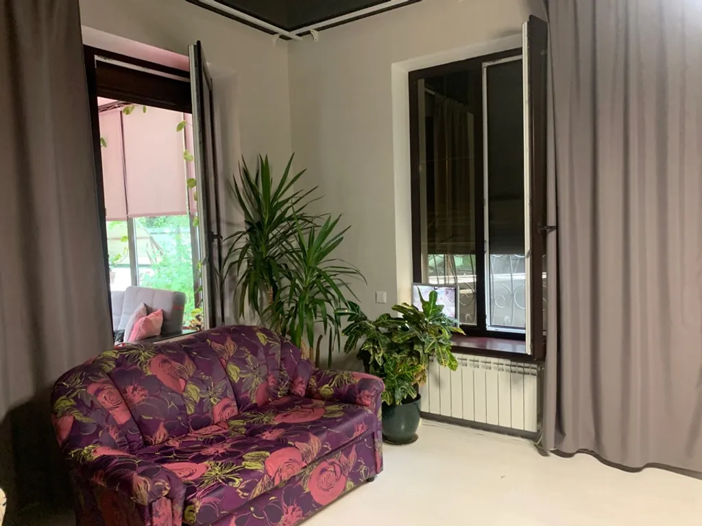 Уютный дом в городе