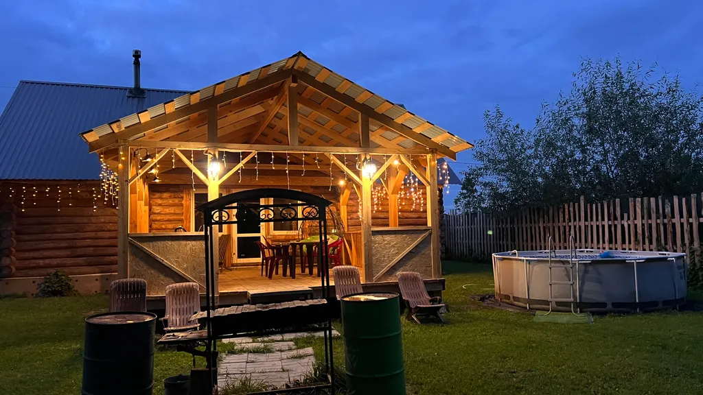 Рубленный дом - баня с террасой