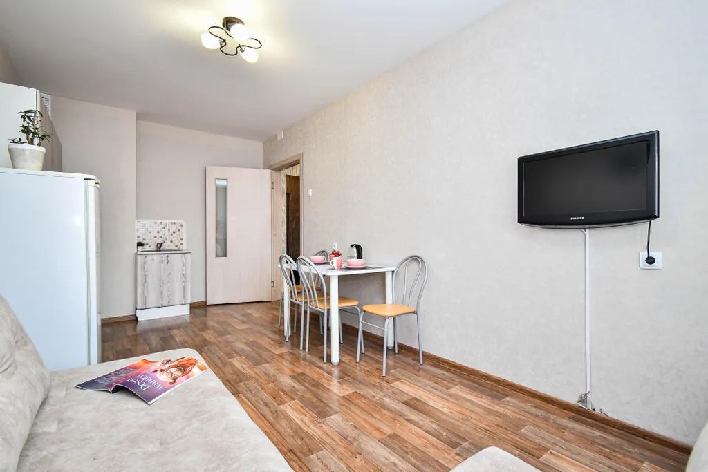 Квартира Уютная квартира возле ТРЦ Планета, где места хватит всем — Красноярск