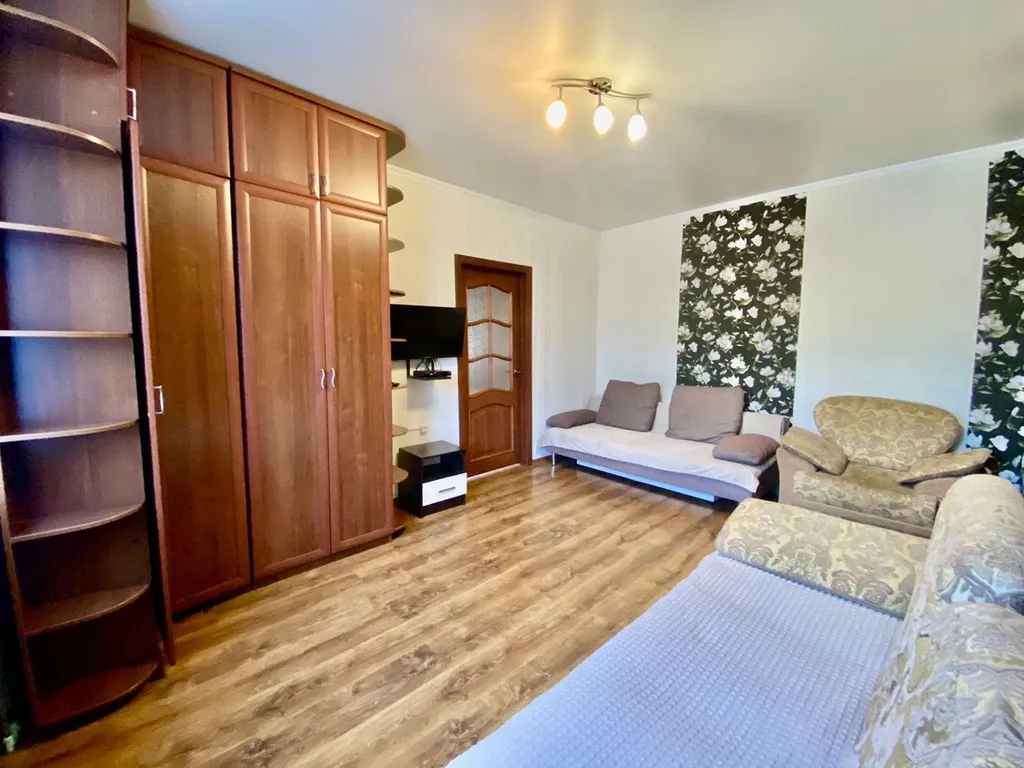 Отличная 2-комнатная квартира рядом с Центром «Рэб»