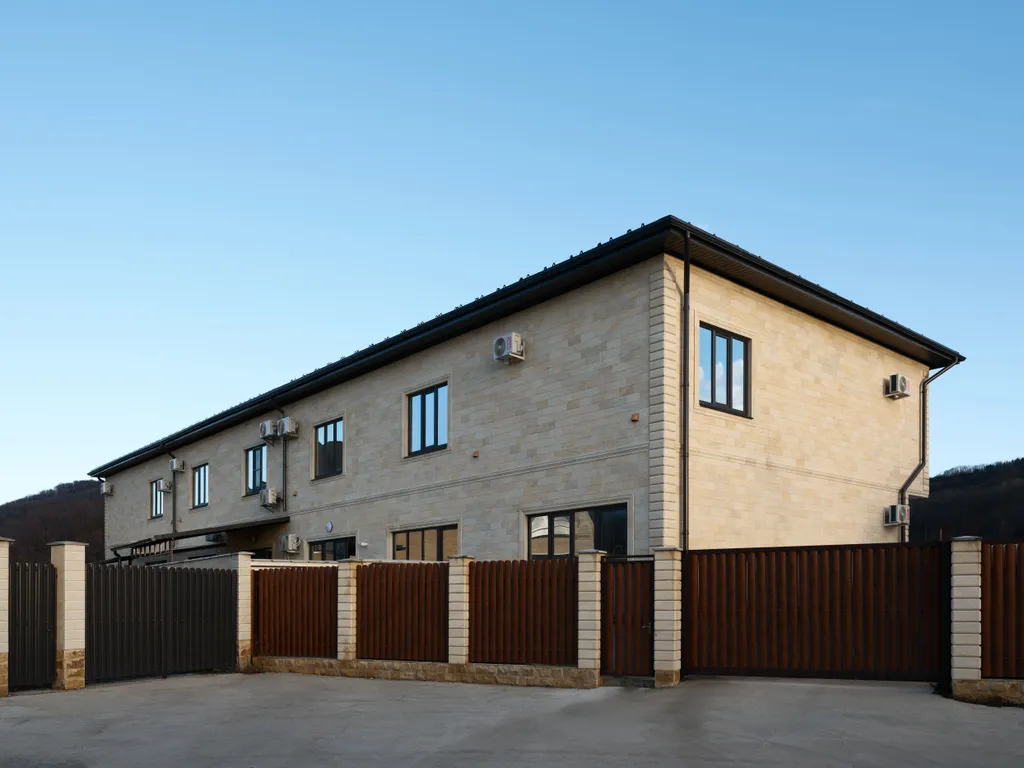 Стильный таунхаус у моря