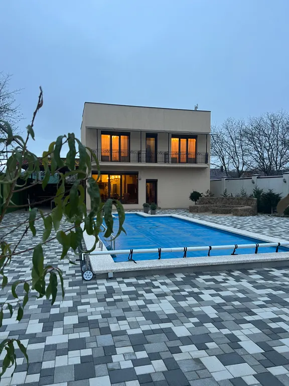 Коттедж, бассейн теплый, баня для семейного отдыха до 8 гостей