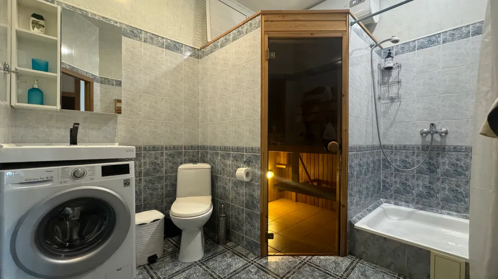 Таунхаус с сауной в центре у набережной