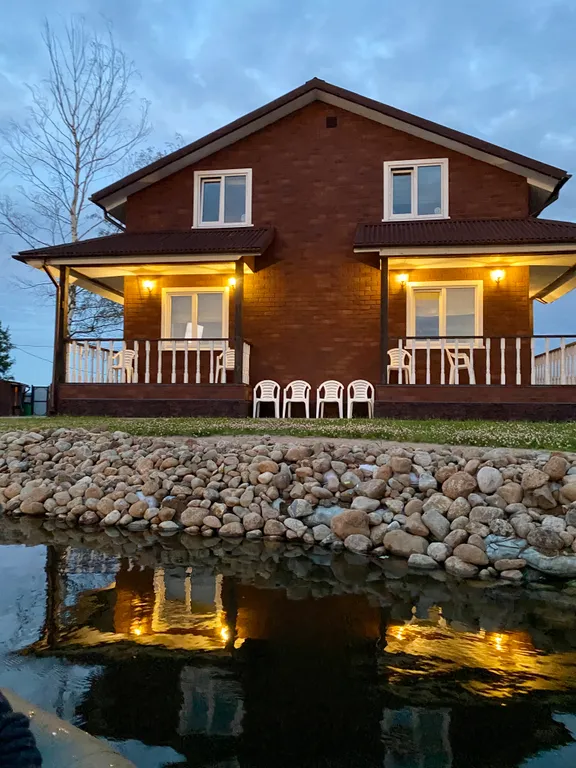 Дом на берегу озера