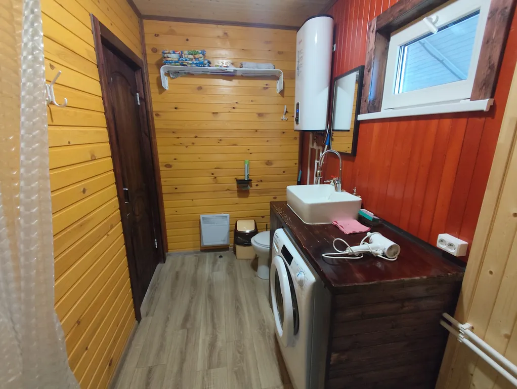 Дом на берегу озера