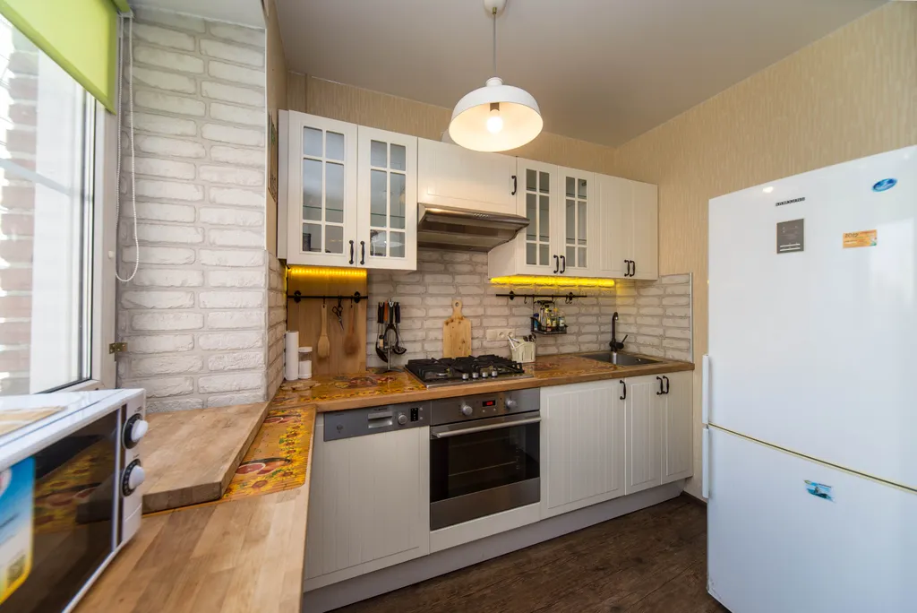 Современная 2-ком на набережной в центре города