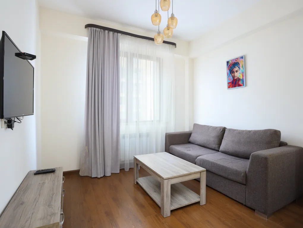 Квартира с 1 спальней у Площади Республики