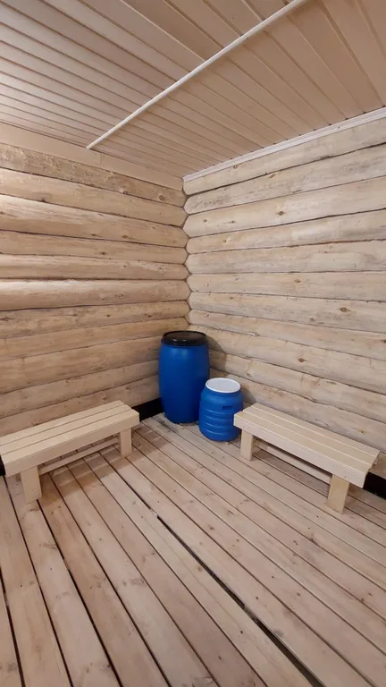 Домик в окружении гор