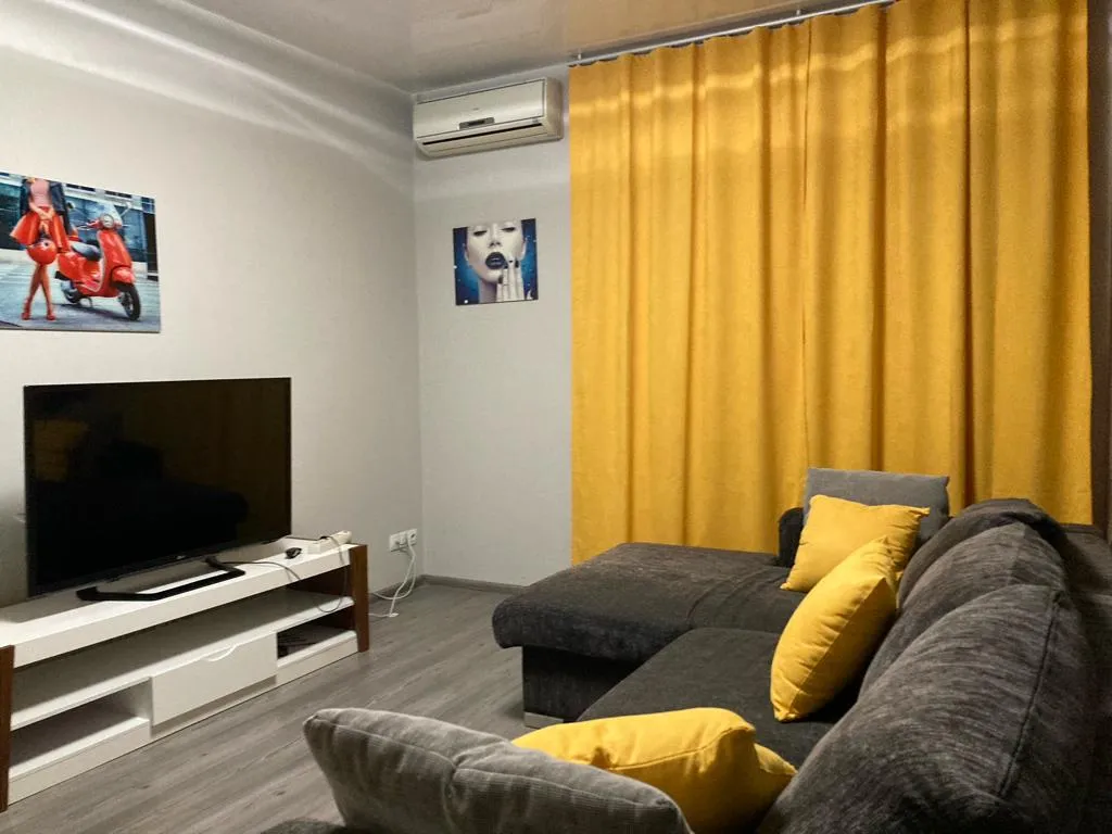 Стильная 3-комнатная квартира на берегу реки Исети