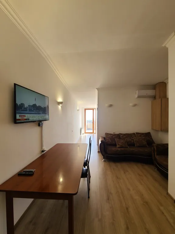 Квартира с балконом и панорамным видом на город и гору Арарат